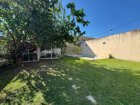 Casa 5 ambientes con 4 baños