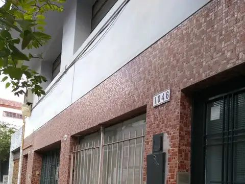 Local en VENTA de 140 m2 CERCANO A  AV AVELLANEDA