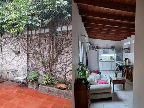 PH de 2 Dormitorios con Patio en Alquiler en La Plata