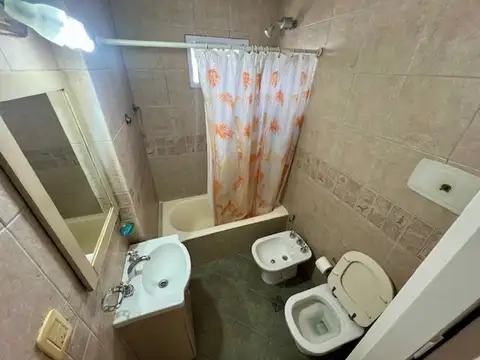 VENTA DPTO MUY LUMINOSO 3 AMB CONTRA FRENTE