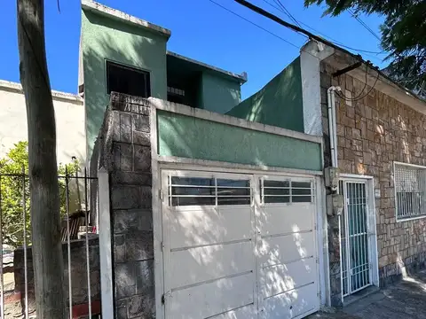 Se alquila monoambiente comodo con garage.