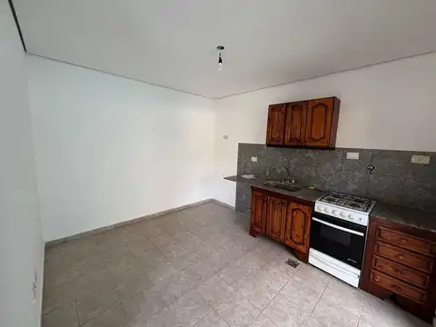 Casa 3 ambientes con 1 baño