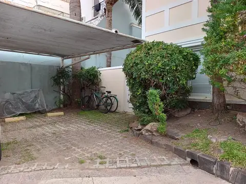 Casa en barrio privado en Villa del Parque con Seguridad 24 hs