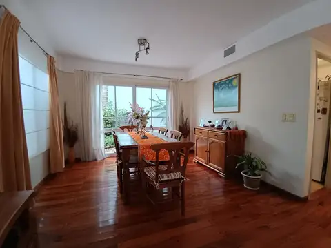 Casa 6 ambientes con 3 baños