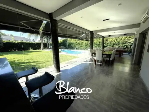 Casa 7 ambientes con 4 baños