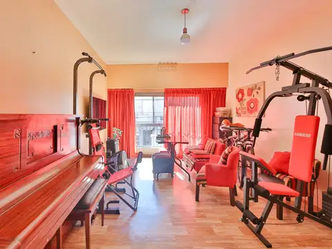 Departamento 3 ambientes con Balcón Corrido y Patio en Caballito- Frente - Apto Crédito