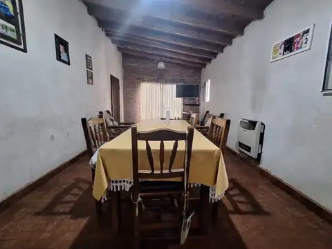 Casa 4 ambientes con 1 baño
