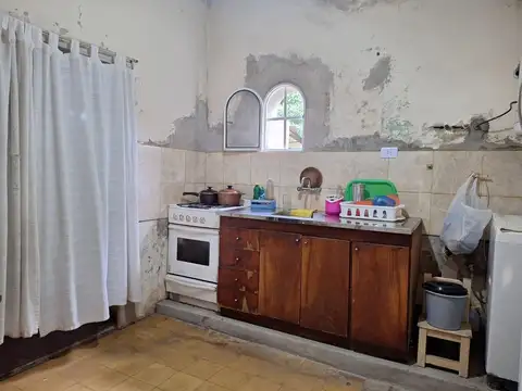 Casa a refaccionar con lote en san miguel