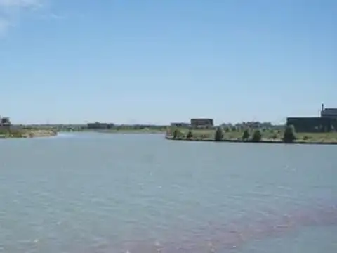 Venta Lote a la Laguna Barrio Santa Clara al Sur - Permuta