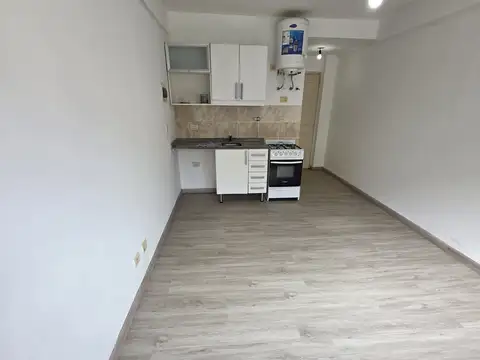 Departamento en Alquiler en Primera Junta, $ 600.000