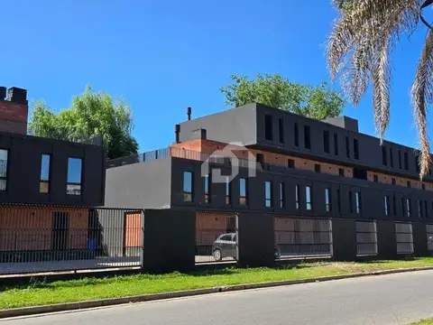 Departamento Dúplex  en Venta en UP Pilar, Villa Rosa, Pilar