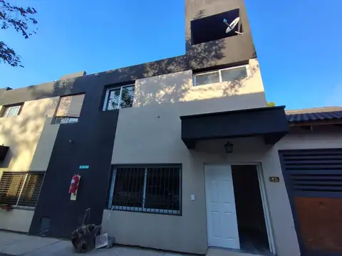 Depto Tipo Casa en Venta con 2 cocheras