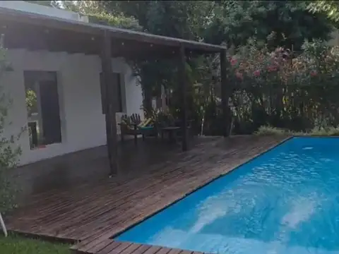 Casa 4 ambientes con 3 baños