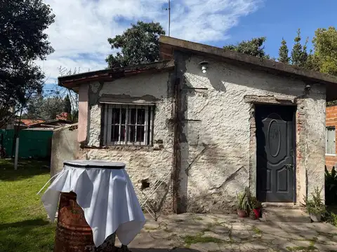 Cardenal Cagliero 300