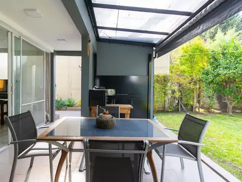 Casa 5 ambientes con 2 baños