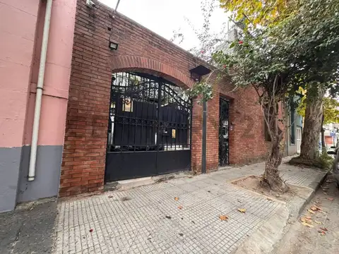 Casa en lote propio con gran potencial – Ubicación estratégica en Saavedra