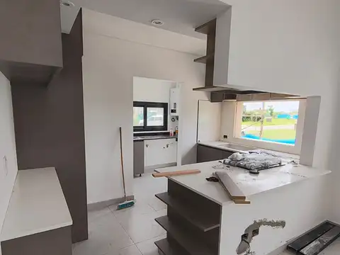 Propiedad de 4 habitaciones em Barrio Santa Elisa, Pilar del Este