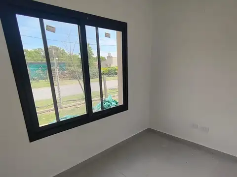 Barrio Santa Elisa, Pilar del Este 100