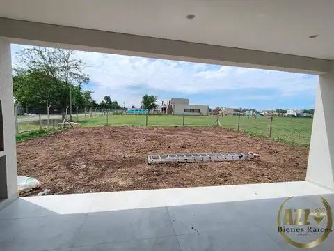 Barrio Santa Elisa, Pilar del Este 100