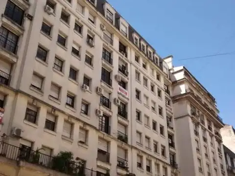 Av Alvear- Callao 2 dorm. c/dependencia- cochera y baulera- Edif. Dubourg en venta a la calle
