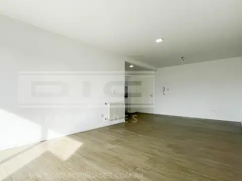 Departamento en Venta en San Isidro Vias / Rolon, USD 197.000