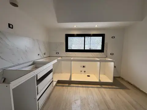 Casa 4 ambientes con 3 baños