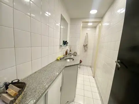 Avenida Hipólito Yrigoyen 1500, Piso 0