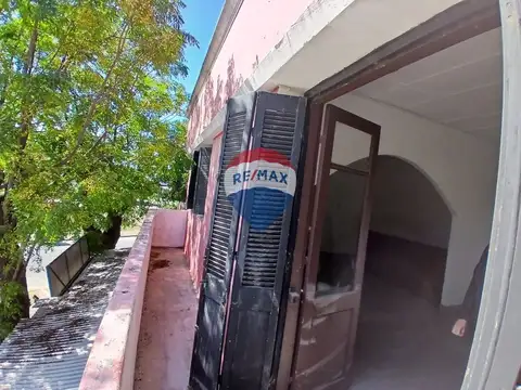 Casa 7 ambientes con 1 baño