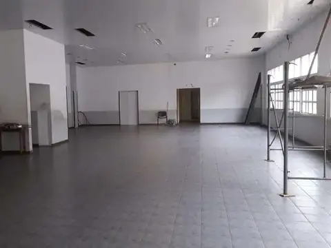VENDO LOCAL COMERCIAL POR AV URUGUAY (POSADAS-MISIONES)
