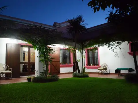 Casa 7 ambientes con 3 baños