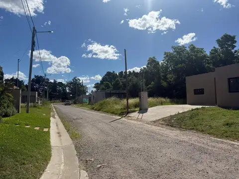 VENTA DE LOTE ARBOLADO BARRIO SEMICERRADO SAN JERONIMO FINANCIA DUEÑO DIRECTO LISTO PARA CONSTRUIR