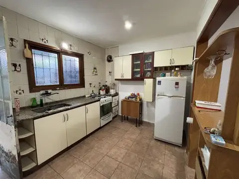 Aristóbulo del Valle 4700