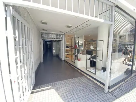 Oficina/Local en microcentro. Planta baja. Dividida