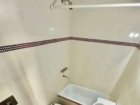 Acuña De Figueroa 1200, Piso 2