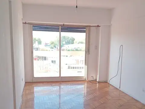 General Cesar Diaz 4300, Piso 4