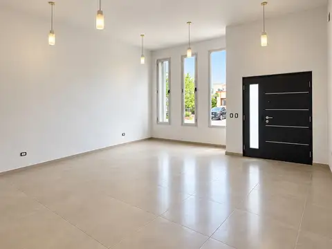 Casa en Alquiler de 3 dormitorios