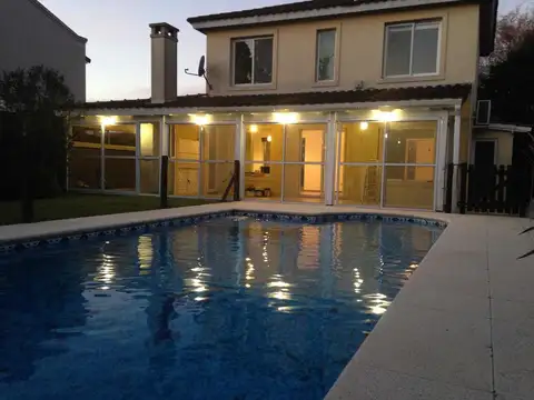 Casa 5 ambientes con 3 baños