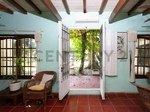 VENTA DE CASA 6 AMBIENTES EN MARCOS PAZ, CIUDAD