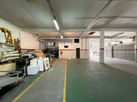 deposito con Oficina - 620m2 doble frente