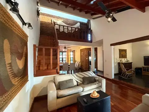 Casa 4 ambientes con 3 baños