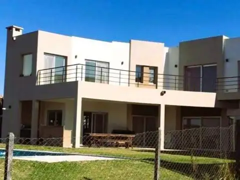 Casa 6 ambientes con 3 baños