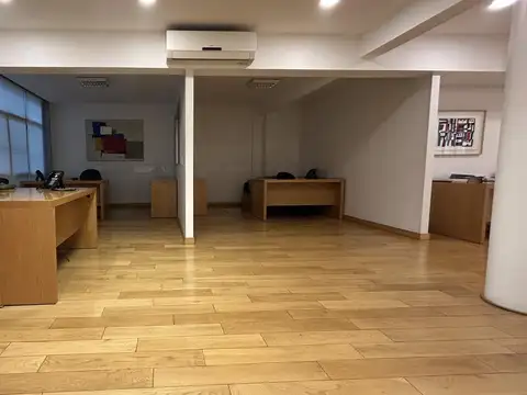 Oficina en Venta Microcentro | Piso 4 al Frente | Luminoso y Amplio con Cochera y Seguridad