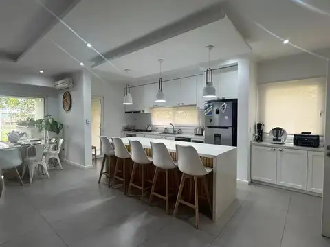 Los Robles 5900