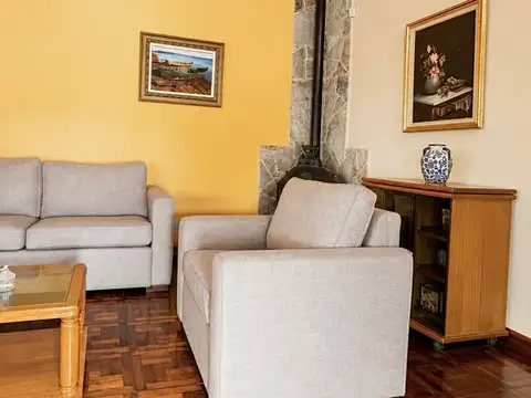 Casa 5 ambientes con 3 baños