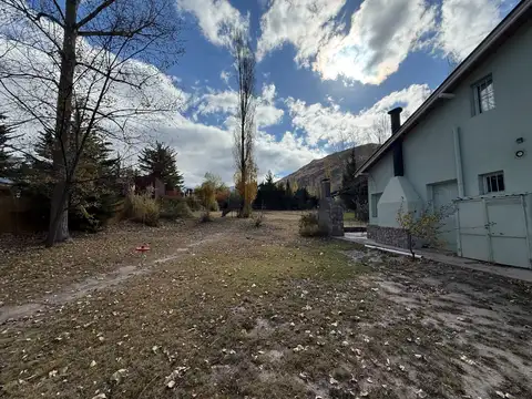 Casa en Alquiler con 1 cochera