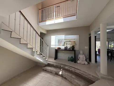 Casa en Alquiler en Armenio, USD 1.700