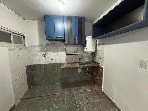 Martin Ugarte 500, Piso pb