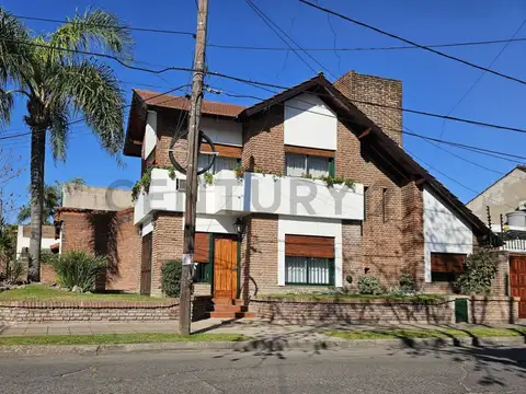 Venta Casa Castelar Norte 4 Ambientes - Apto crédito hipotecario