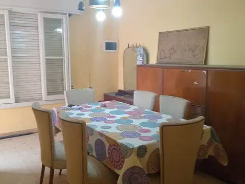 Casa 5 ambientes con 1 baño