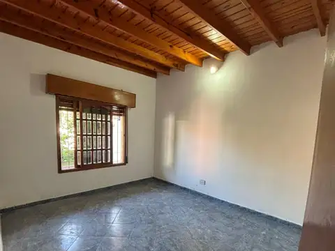 CÓMODA CASA EN SOURIGUES $400.000